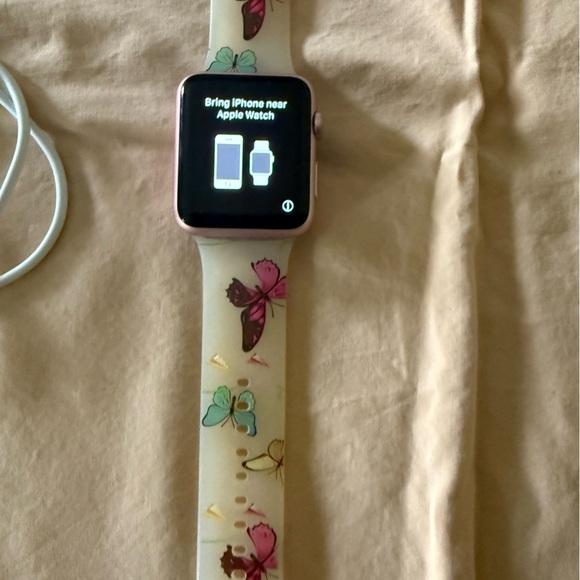 Apple Watch (first edition) and charger - Picture 2 of 6